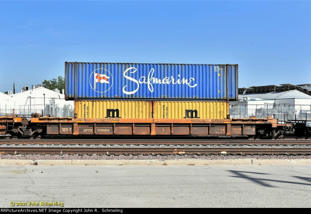 DTTX 728154-A with container load at Rana CA. 4/8/2021